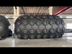 다른 크기의 선박에 대한 공기용 해상 방조장